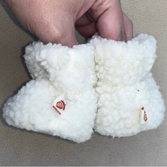 Acorn Slipper Booties 0-6 months - Picture 4 of 4